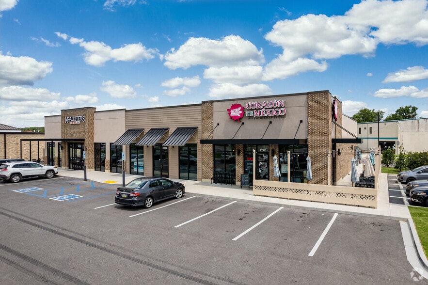 SHOPS AT BATTLEFIELD PARKWAY portfolio of 2 properties for sale on LoopNet.com - Primary Photo - Image 2 of 2