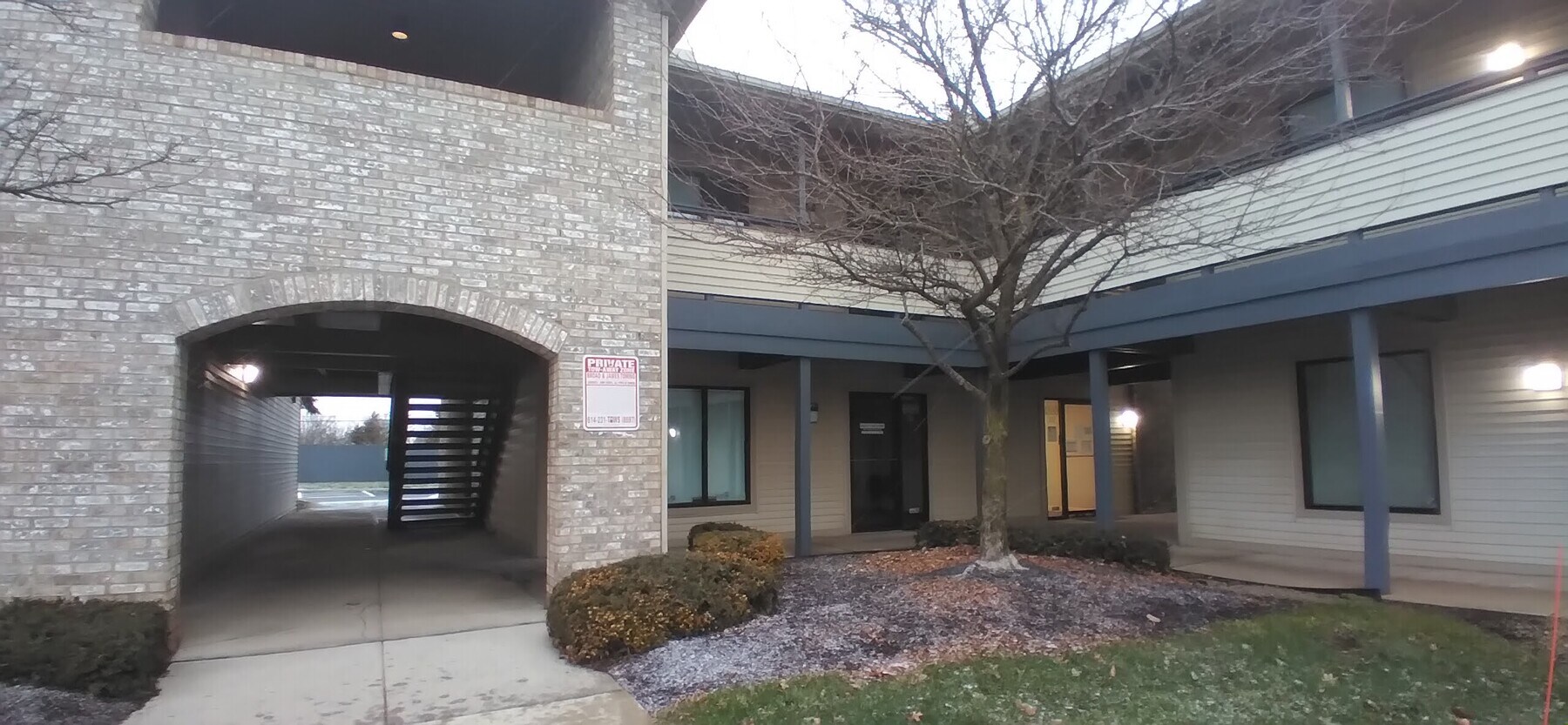 4889 Sinclair Rd, Columbus, OH 43229