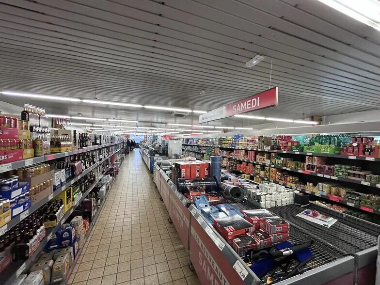 Retail in Saverne for lease - Building Photo - Image 3 of 8