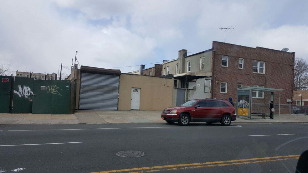 1456 30th Ave, Astoria, NY for sale - Primary Photo - Image 1 of 1