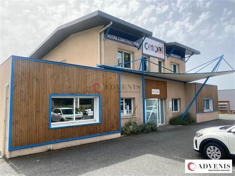 Office in Floirac for lease - Building Photo - Image 1 of 10
