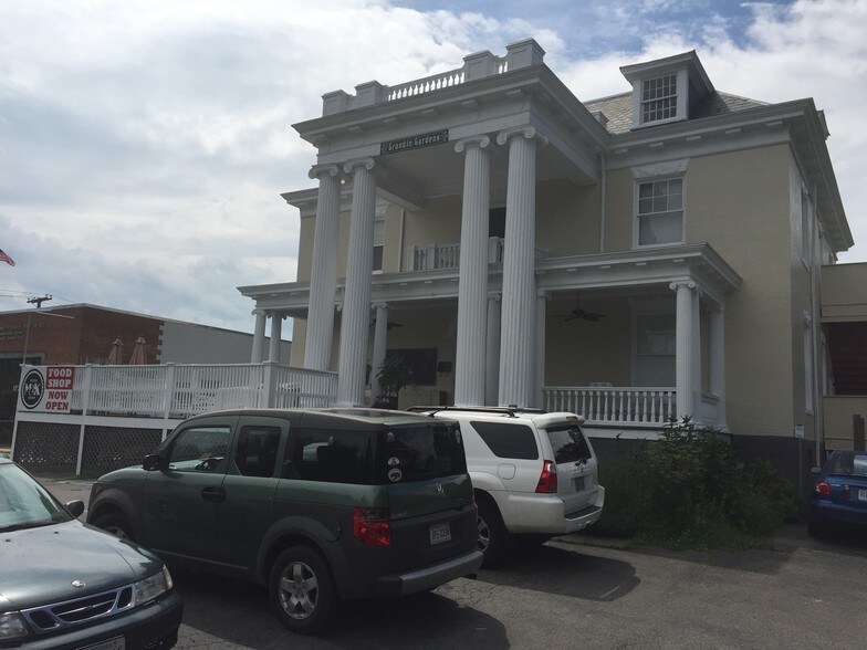 1731 Grandin Rd SW, Roanoke, VA 24015