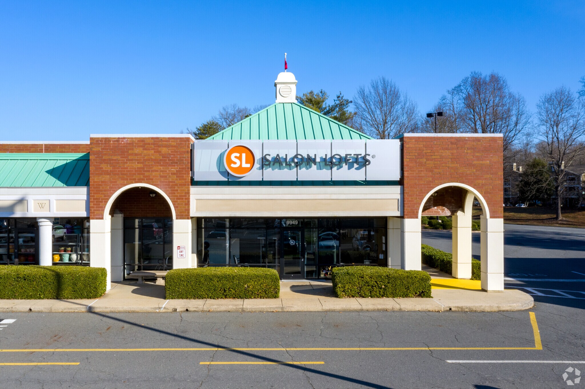 990510101 E Independence Blvd, Matthews, NC 28105 Windsor Square