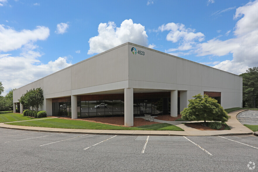 4500 Green Point Dr, Greensboro, NC for lease - Building Photo - Image 3 of 29