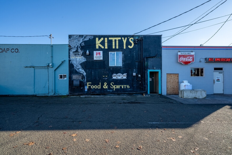 204 Main Ave, Tillamook, OR for sale - Building Photo - Image 2 of 18