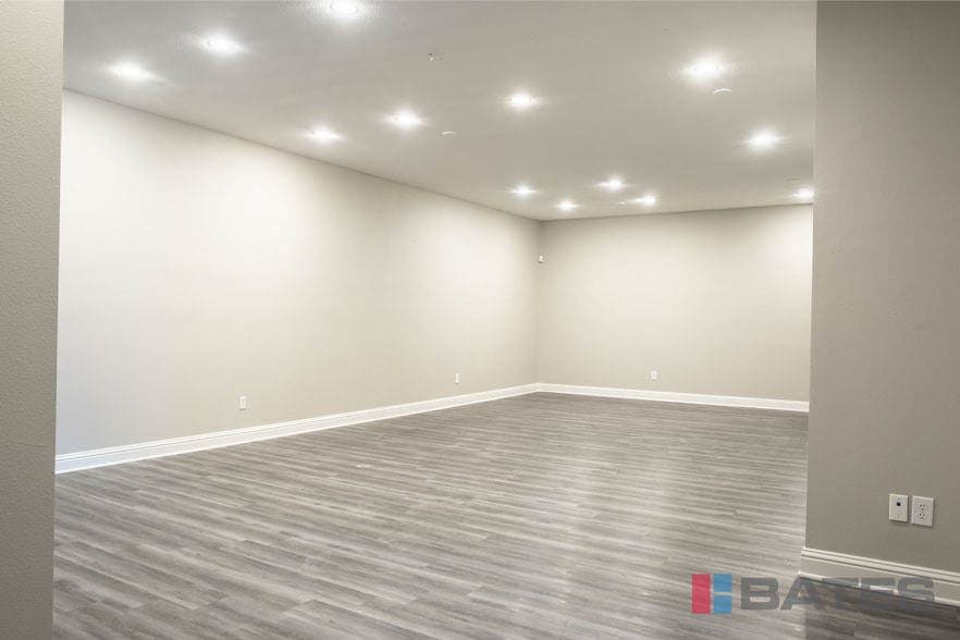 198 Brothers Blvd, Red Oak, TX for lease - Interior Photo - Image 2 of 28