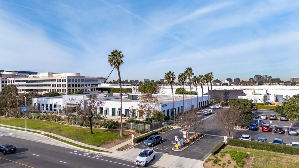 17861 Von Karman Ave, Irvine, CA for lease - Building Photo - Image 1 of 4