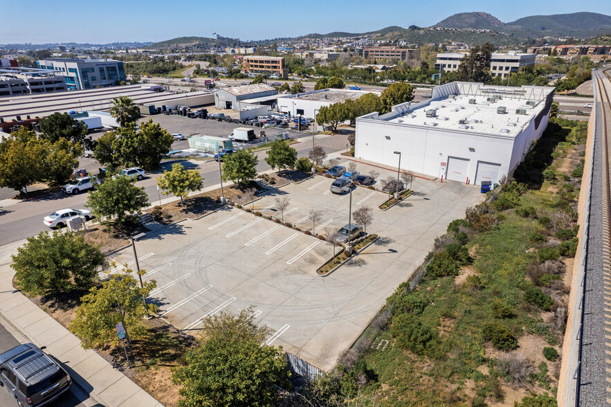 307 E Carmel St, San Marcos, CA for lease - Building Photo - Image 2 of 3