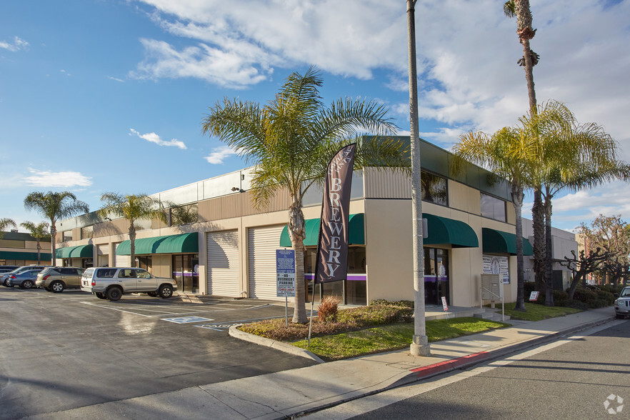 3671 Industry Ave, Lakewood, CA for lease - Primary Photo - Image 1 of 12