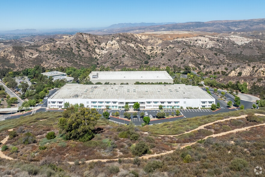 450 American St, Simi Valley, CA for sale - Aerial - Image 1 of 24