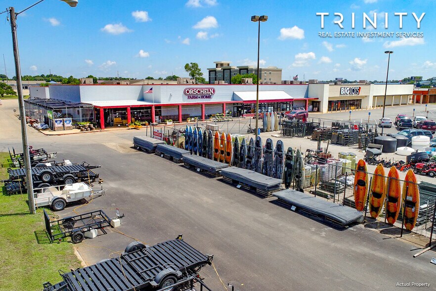 24182424 W Main St, Durant, OK 74701 Large Footprint Big Lots