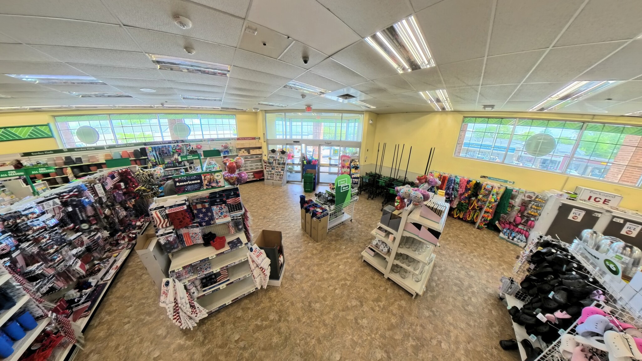 215 Maple Ave W, Vienna, VA for lease Interior Photo- Image 1 of 2