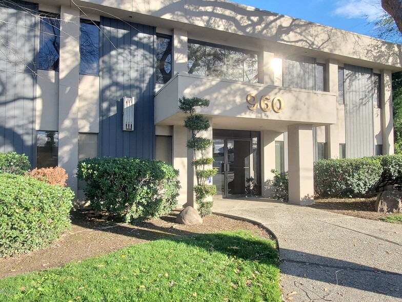 960 Saratoga Ave, San Jose, CA for lease - Building Photo - Image 1 of 11