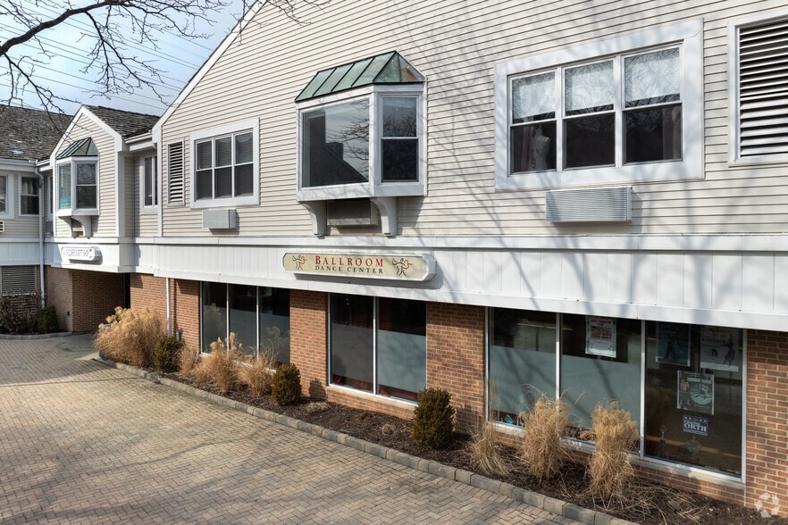 300-310 Happ Rd, Northfield, IL for lease - Primary Photo - Image 1 of 6