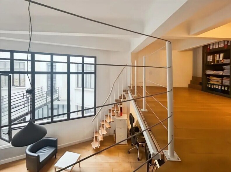 Office in Paris for lease - Building Photo - Image 3 of 6