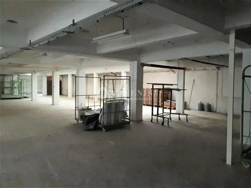 Office in Limoges for lease Interior Photo- Image 1 of 2