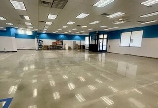 521 W Grand Ave, Haysville, KS for lease Interior Photo- Image 2 of 2