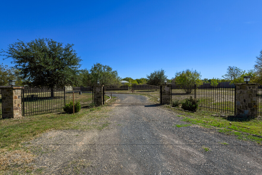 777 Happy Haven Rd, Mcqueeney, TX for sale - Other - Image 1 of 10