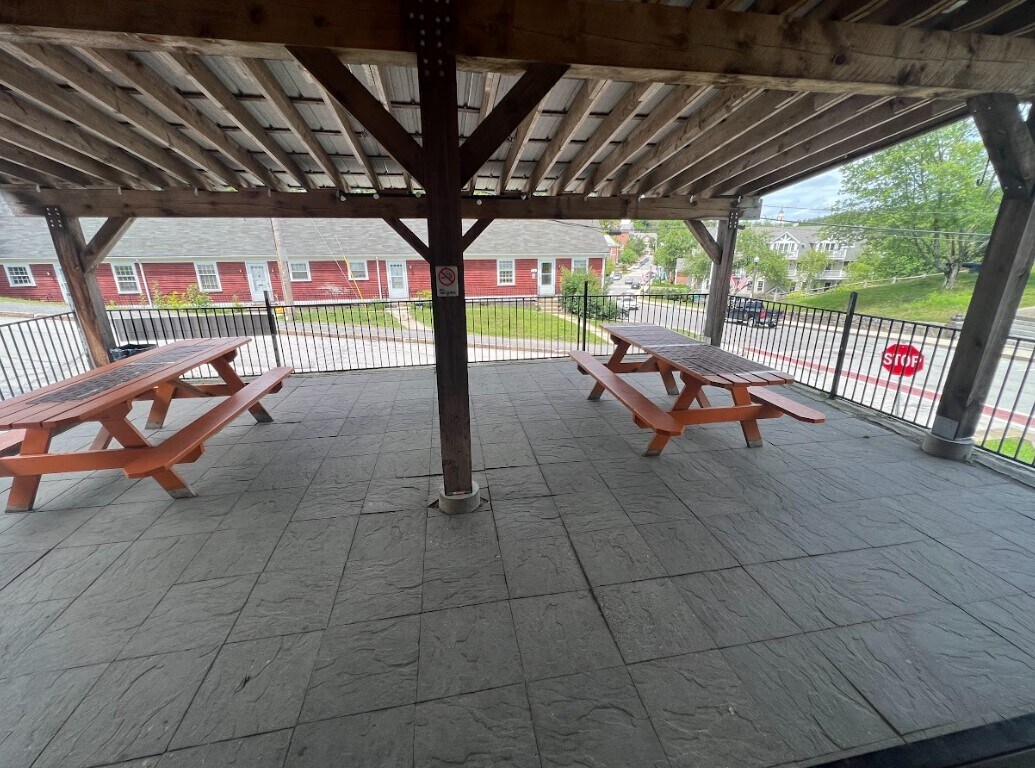 43 Grove St, Peterborough, NH 03458 Retail for Sale