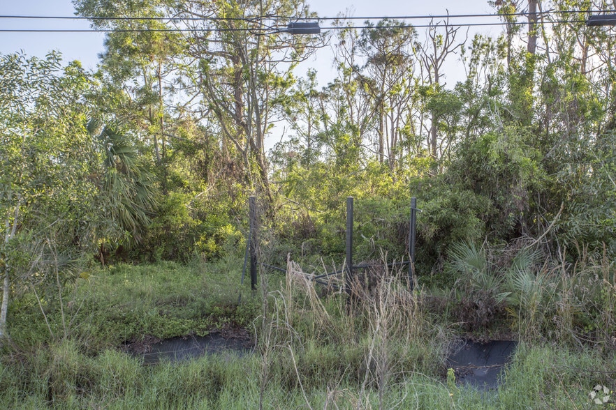 11175 Tamiami Trl E, Naples, FL for sale - Primary Photo - Image 1 of 1