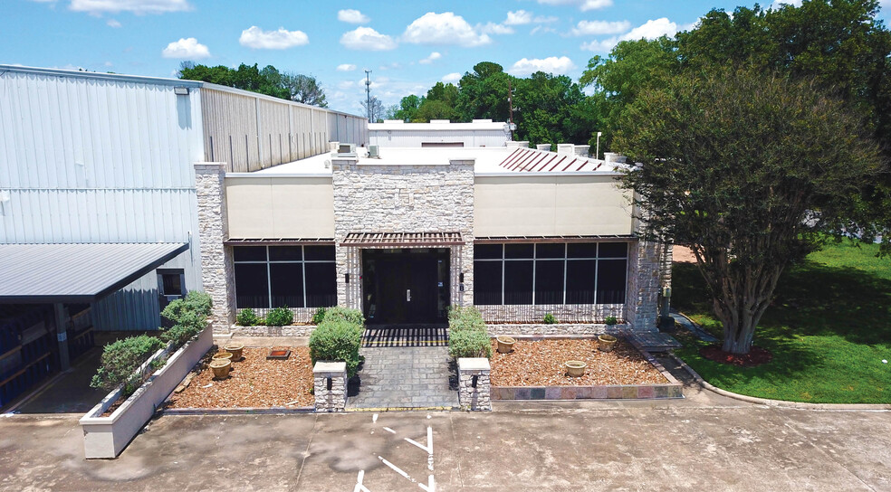 10002 Windfern Rd, Houston, TX for lease - Primary Photo - Image 1 of 6