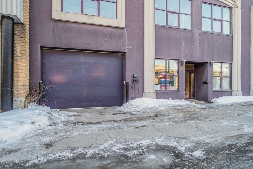 9850 Rue Saint-Urbain, Montréal, QC for lease - Building Photo - Image 3 of 6