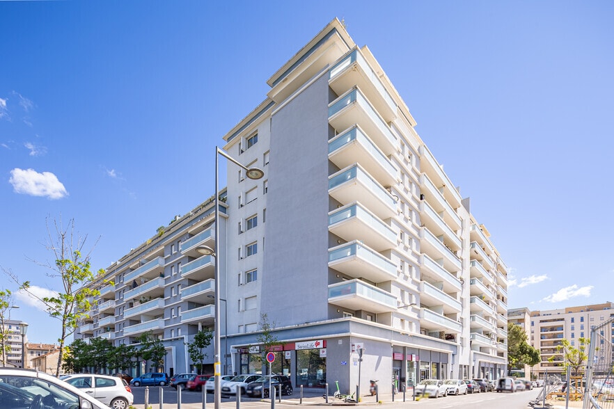 Multifamily in Marseille for sale - Primary Photo - Image 1 of 9
