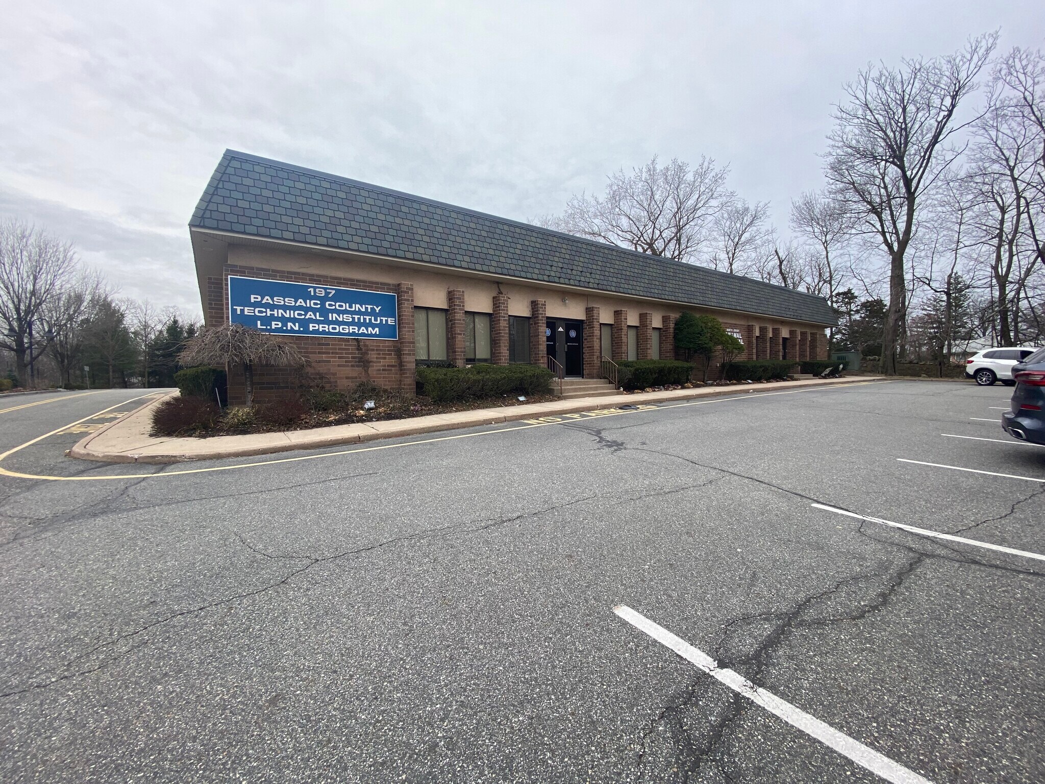 197 Hamburg Tpke, Wayne, NJ 07470