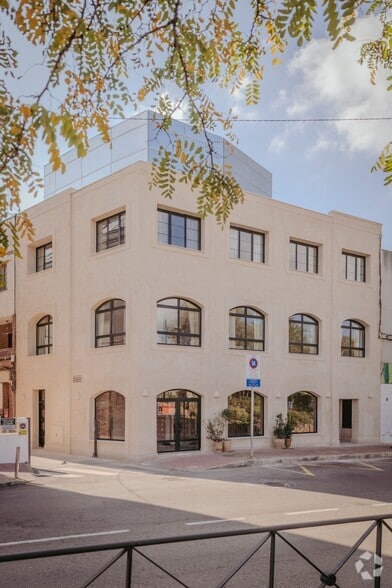 Calle Martina García, 9, Pozuelo de Alarcón, Madrid for sale - Primary Photo - Image 1 of 1