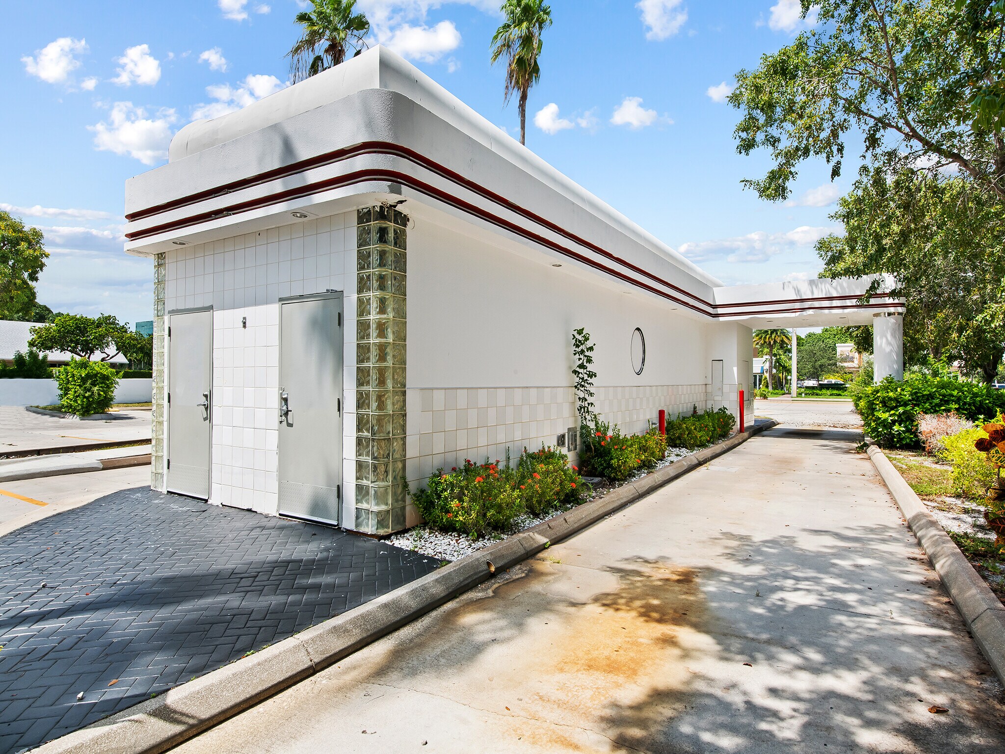 500 E Yamato Rd, Boca Raton, FL 33431 Vacant Checkers with DriveThru