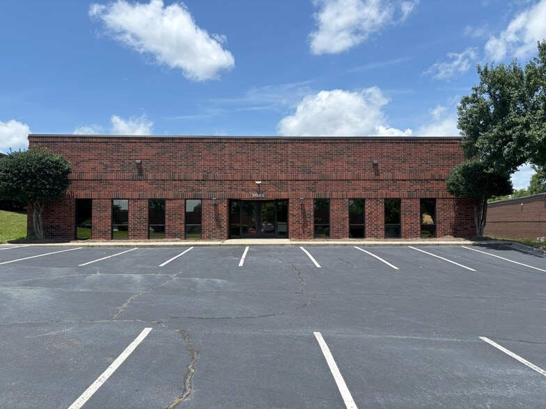 3565 Centre Cir, Fort Mill, SC for lease - Building Photo - Image 2 of 13