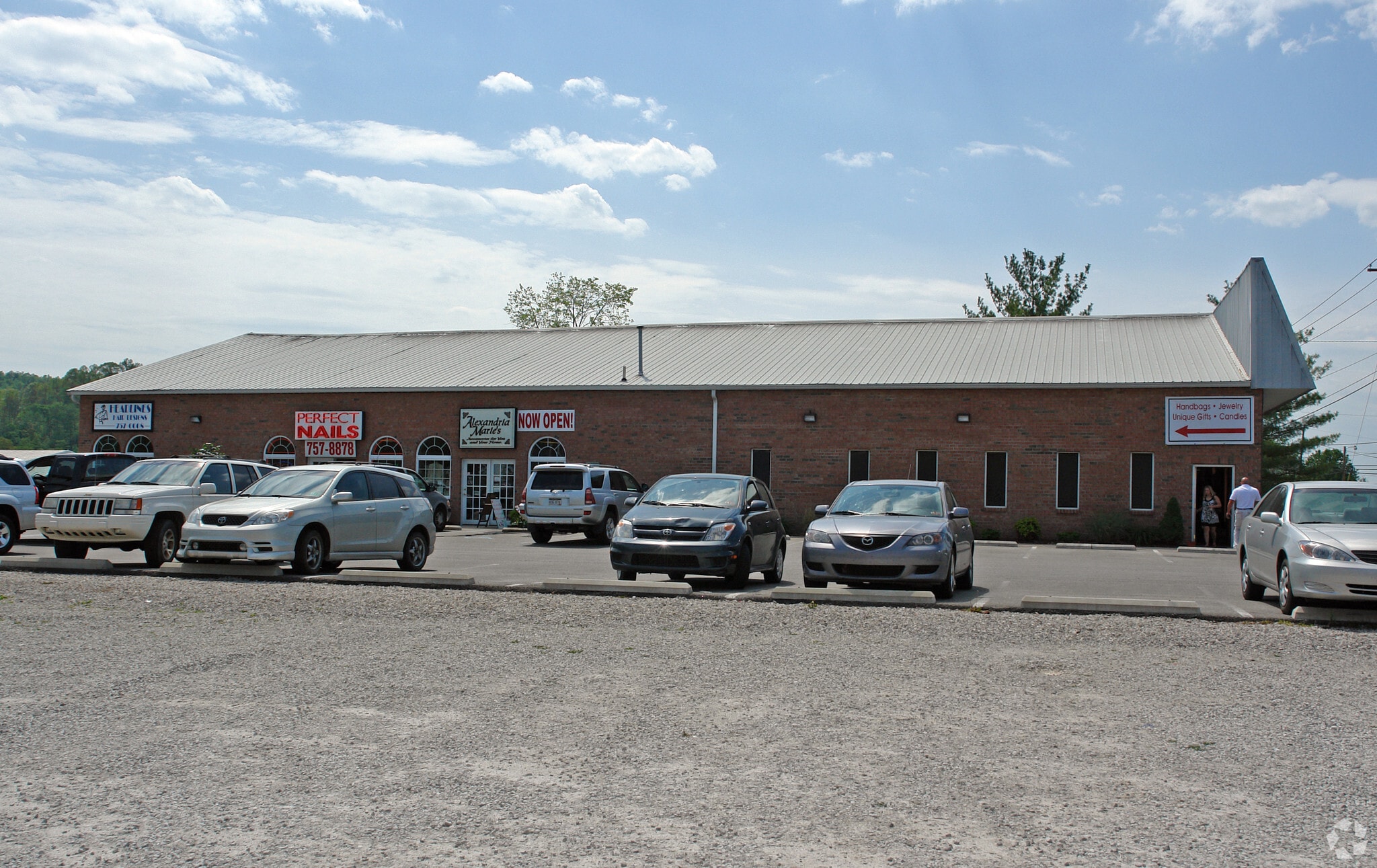 3657 Teays Valley Rd, Hurricane, WV for lease Building Photo- Image 1 of 12