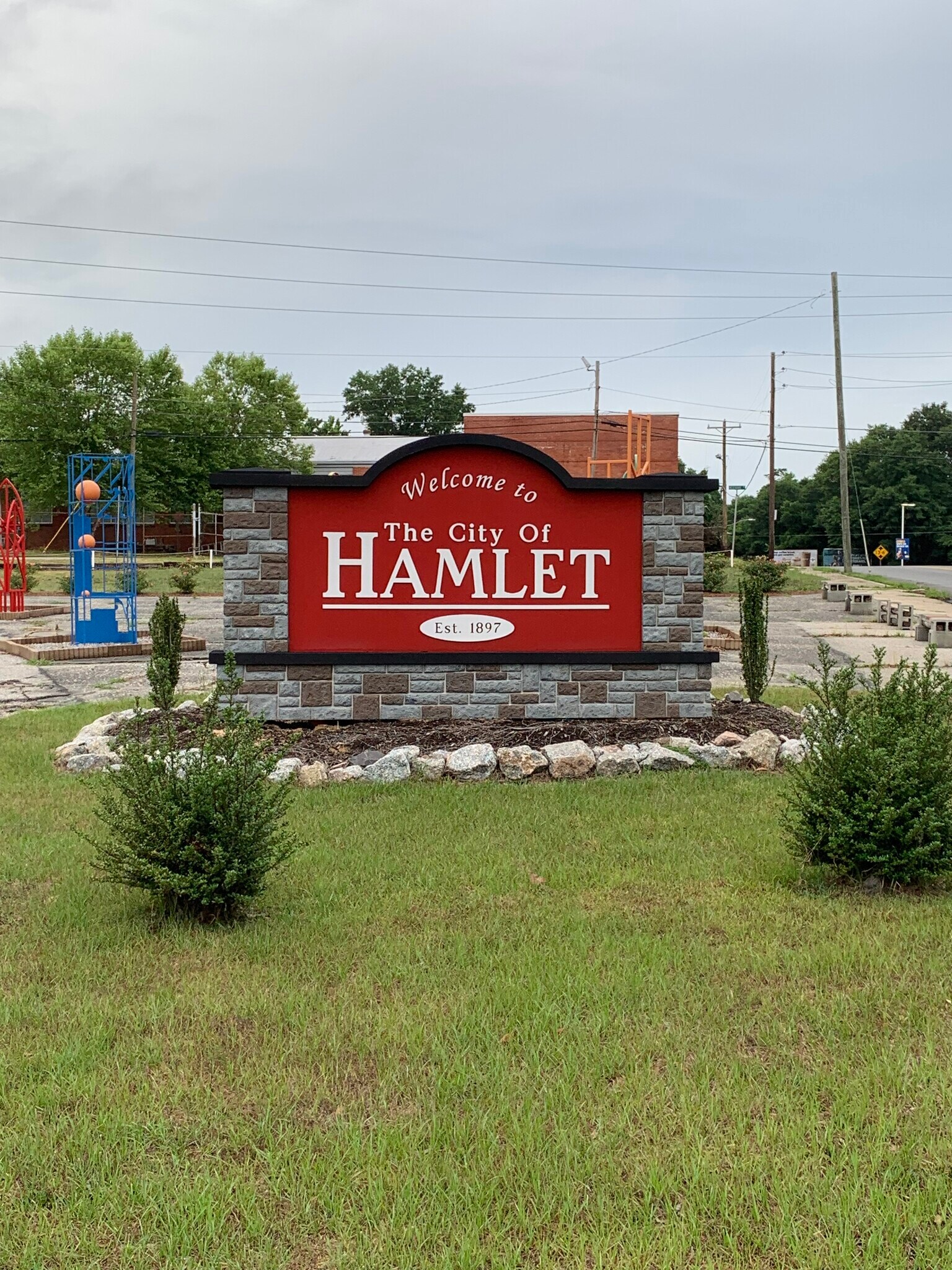 11 W Hamlet Ave, Hamlet, NC 28345 Retail / office in downtown Hamlet