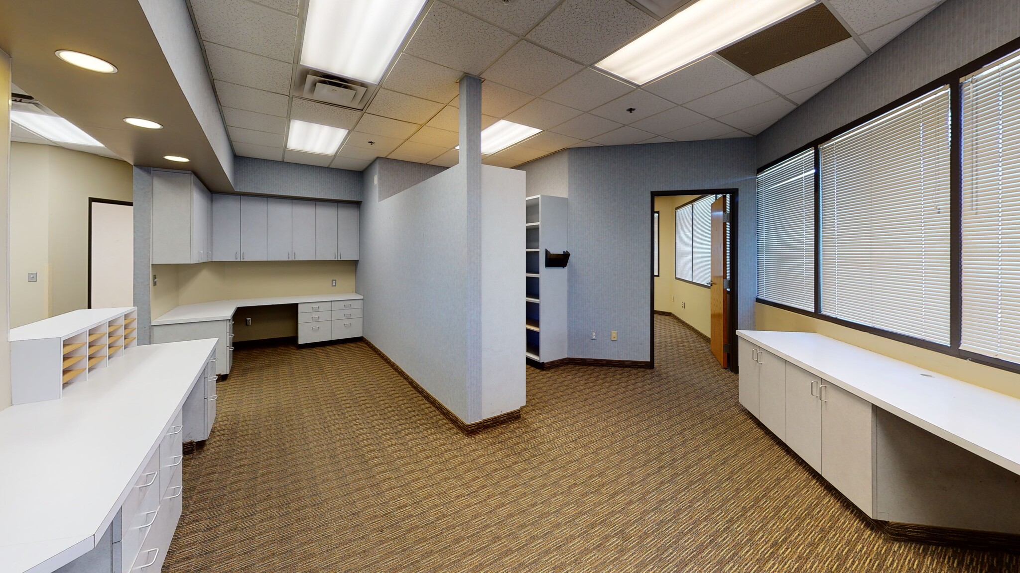 4545 E Chandler Blvd, Phoenix, AZ for lease Interior Photo- Image 1 of 4