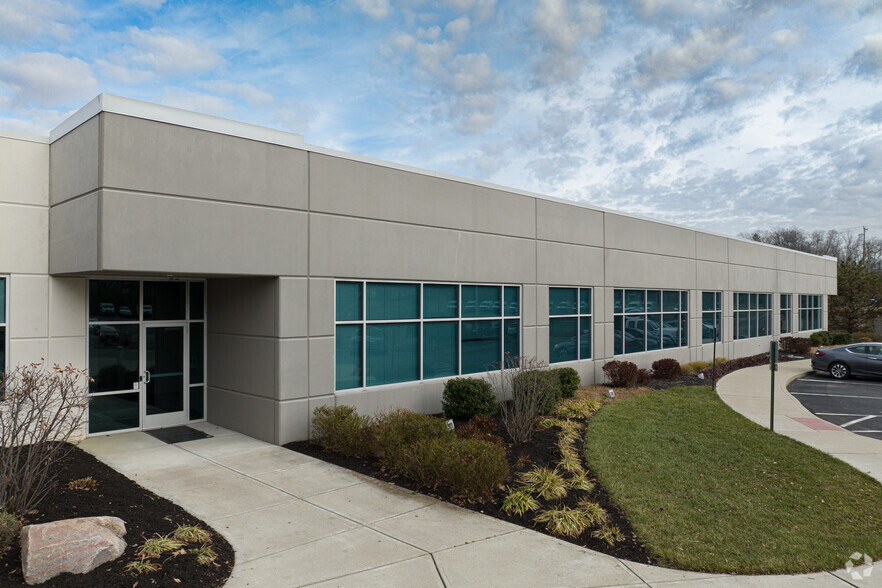 9655 Reading Rd, Cincinnati, OH for lease - Building Photo - Image 3 of 5