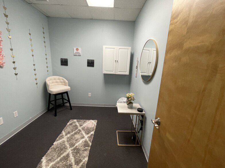 70-90 Main St, Chicopee, MA for lease - Interior Photo - Image 2 of 11