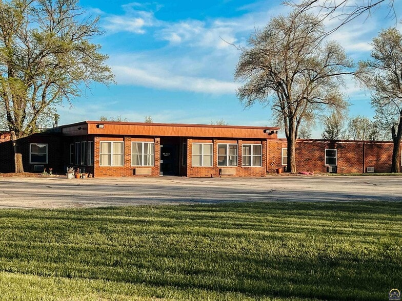 128 Pearson Ave, Waverly, KS for sale - Building Photo - Image 2 of 17