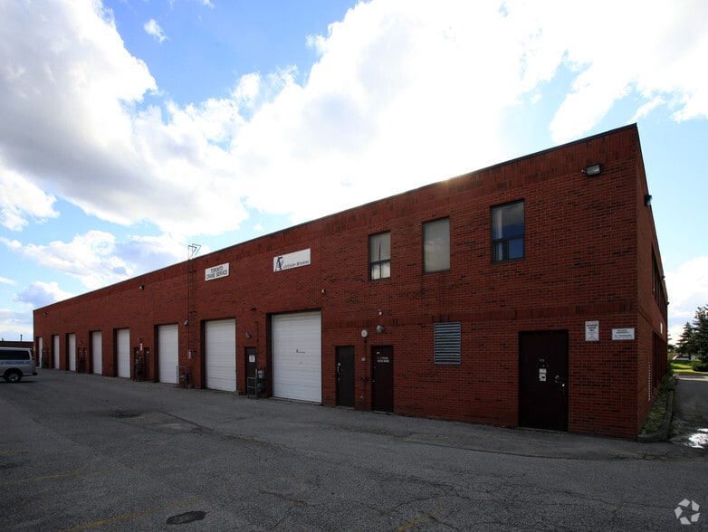 360-370 Deerhide Cres, Toronto, ON for lease - Building Photo - Image 2 of 3