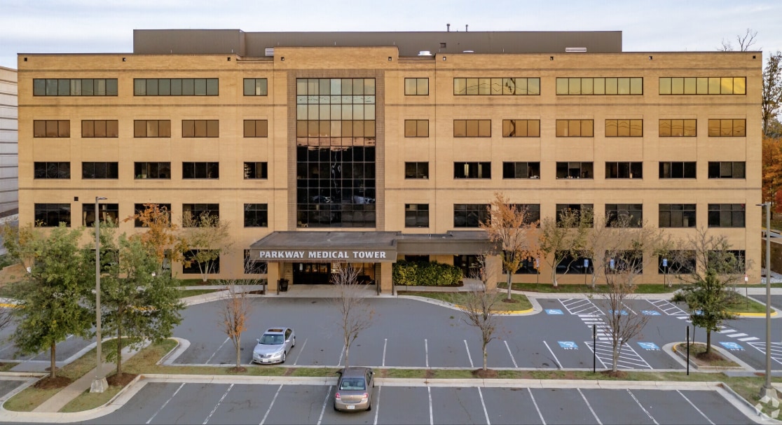 1860 Town Center Dr, Reston, VA for lease Interior Photo- Image 1 of 8