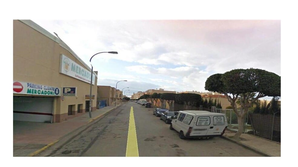 de Fernán González, el Ejido Norte, 8, Almería, Almería for sale - Building Photo - Image 2 of 4