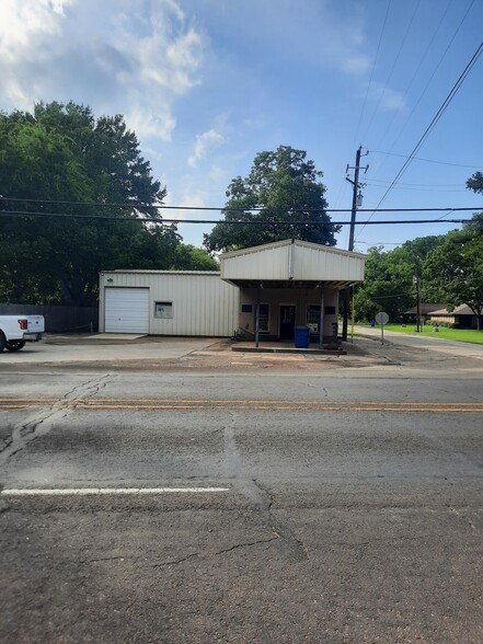 1124 E Houston Ave, Crockett, TX for sale - Building Photo - Image 2 of 14