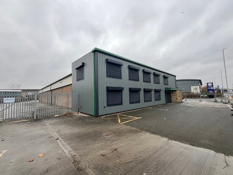 11 Pontefract Ln, Leeds for lease - Building Photo - Image 2 of 4