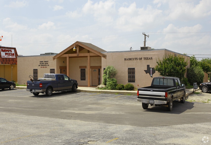 41914195 Naco Perrin, San Antonio, TX 78217