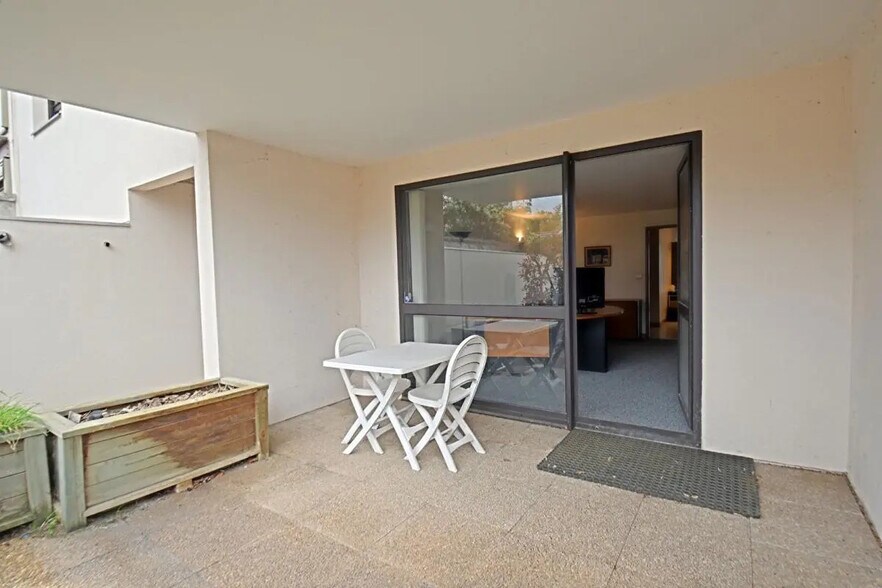 Office in Lyon for sale - Interior Photo - Image 3 of 5