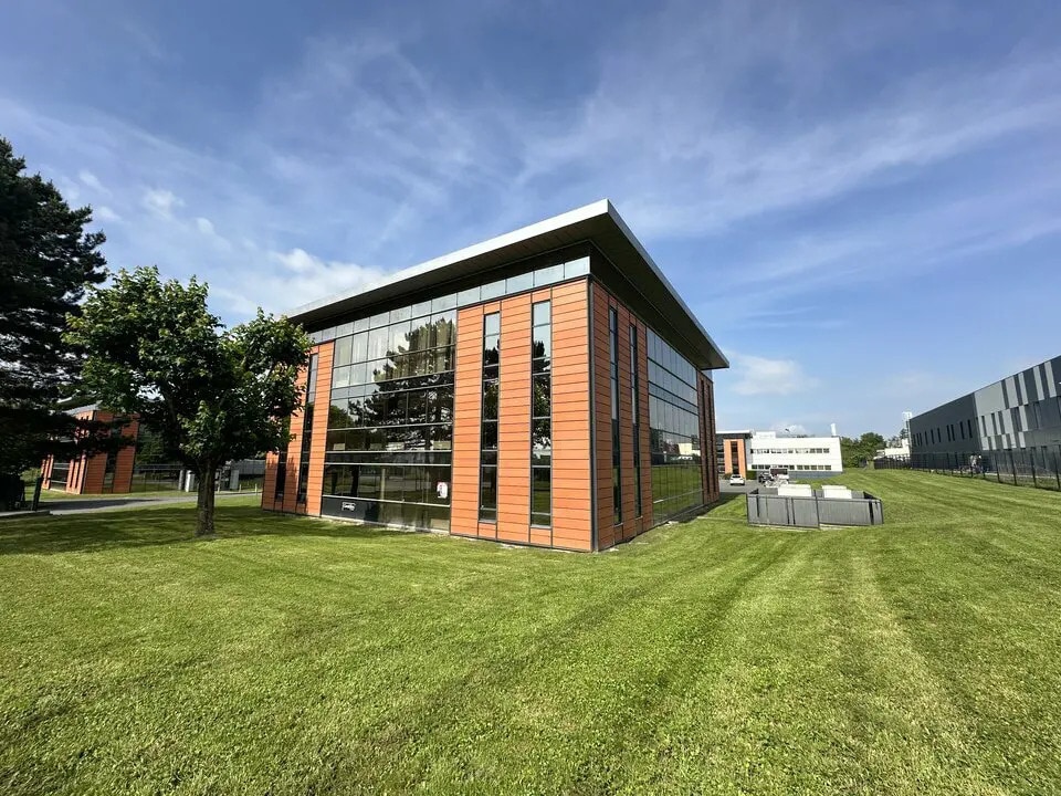 Office in Reims for lease Building Photo- Image 1 of 9