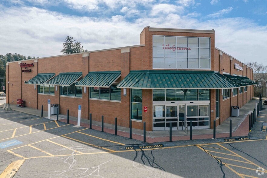 525 Boston Post Rd E, Marlborough, MA for lease - Primary Photo - Image 1 of 5