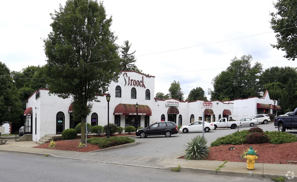 691-697 Broadway, Newburgh, NY for sale - Primary Photo - Image 1 of 1