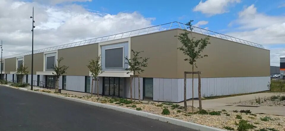 Retail in Caen for lease - Building Photo - Image 2 of 3