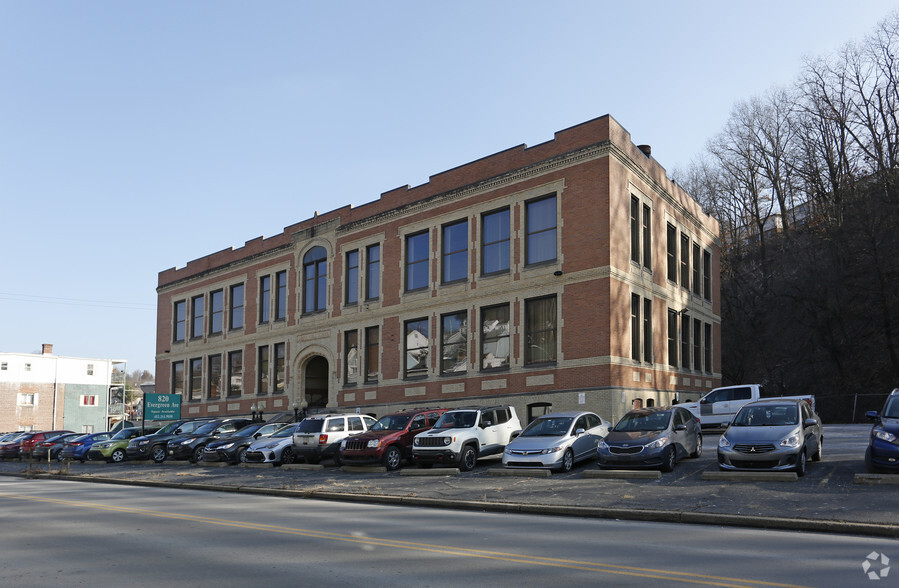 820 Evergreen Ave, Pittsburgh, PA for lease - Primary Photo - Image 1 of 31