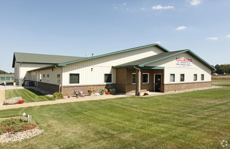 881 Hull Rd, Mason, MI 48854